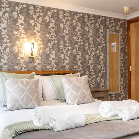 The New Lodge Pontardawe Екстериор снимка