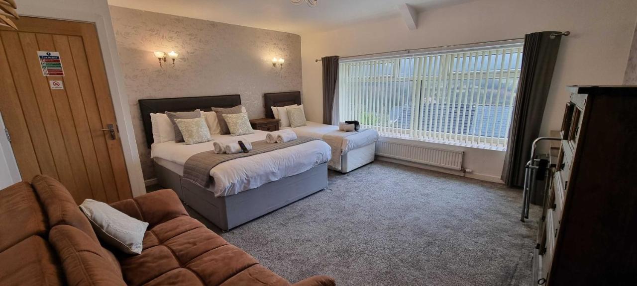 The New Lodge Pontardawe Екстериор снимка