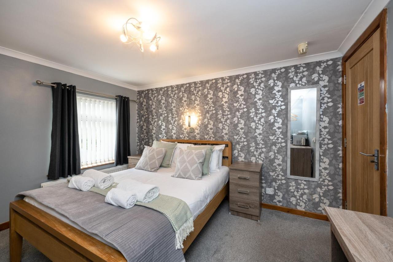 The New Lodge Pontardawe Екстериор снимка