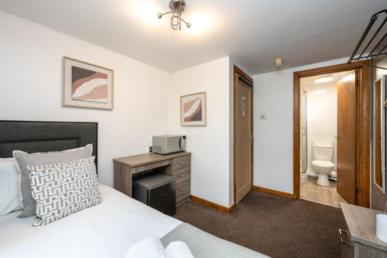 The New Lodge Pontardawe Екстериор снимка