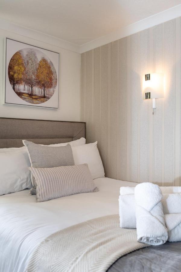 The New Lodge Pontardawe Екстериор снимка