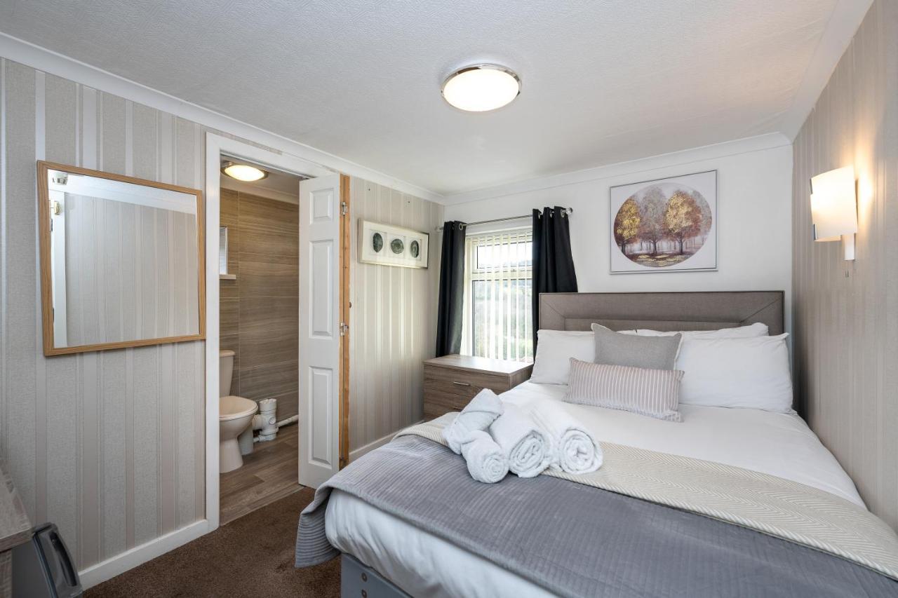 The New Lodge Pontardawe Екстериор снимка