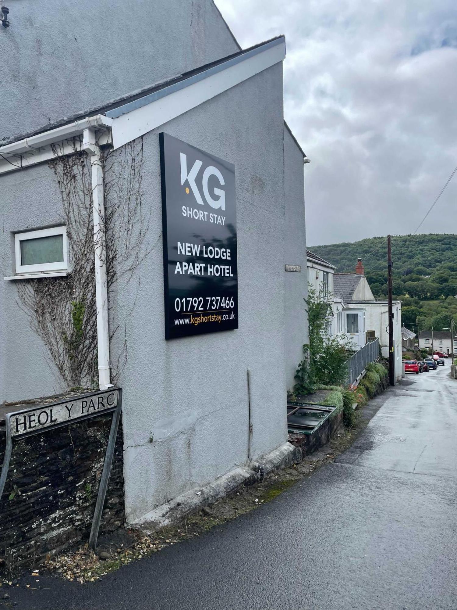 The New Lodge Pontardawe Екстериор снимка