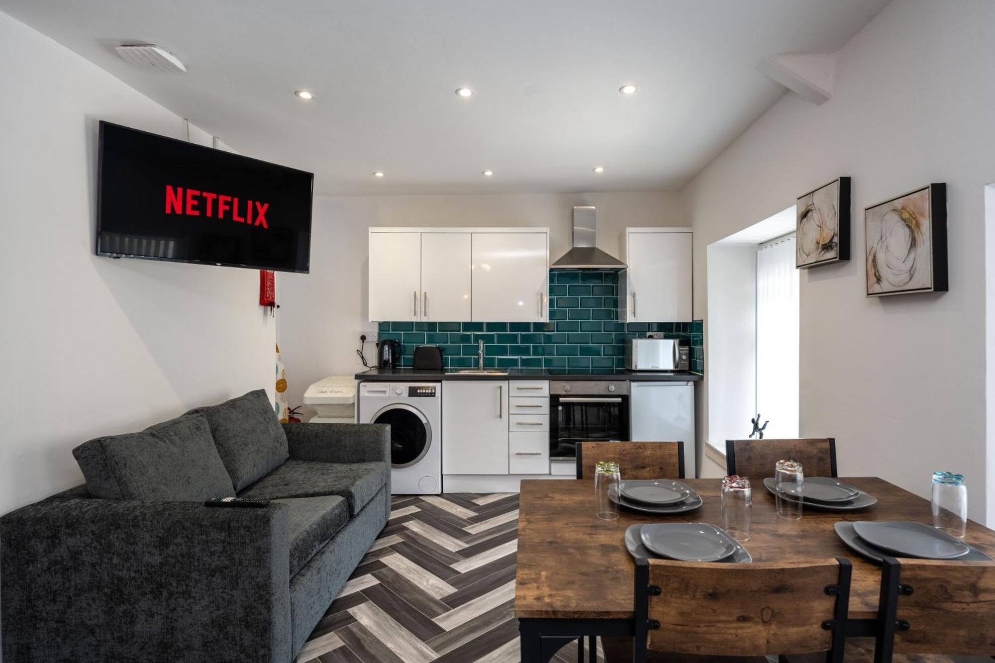 The New Lodge Pontardawe Екстериор снимка