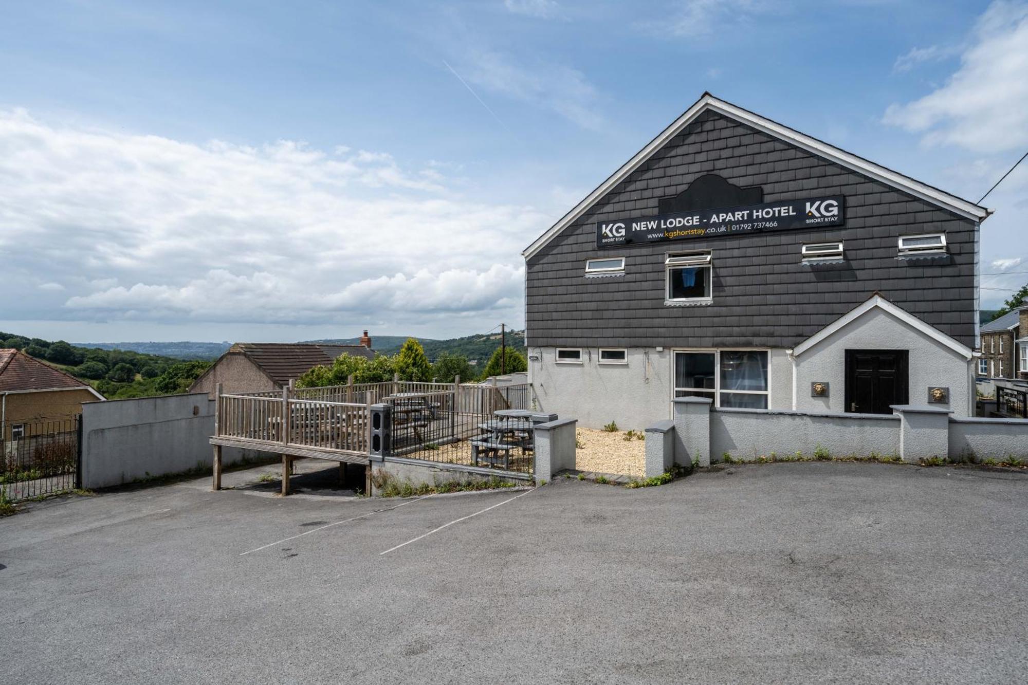 The New Lodge Pontardawe Екстериор снимка